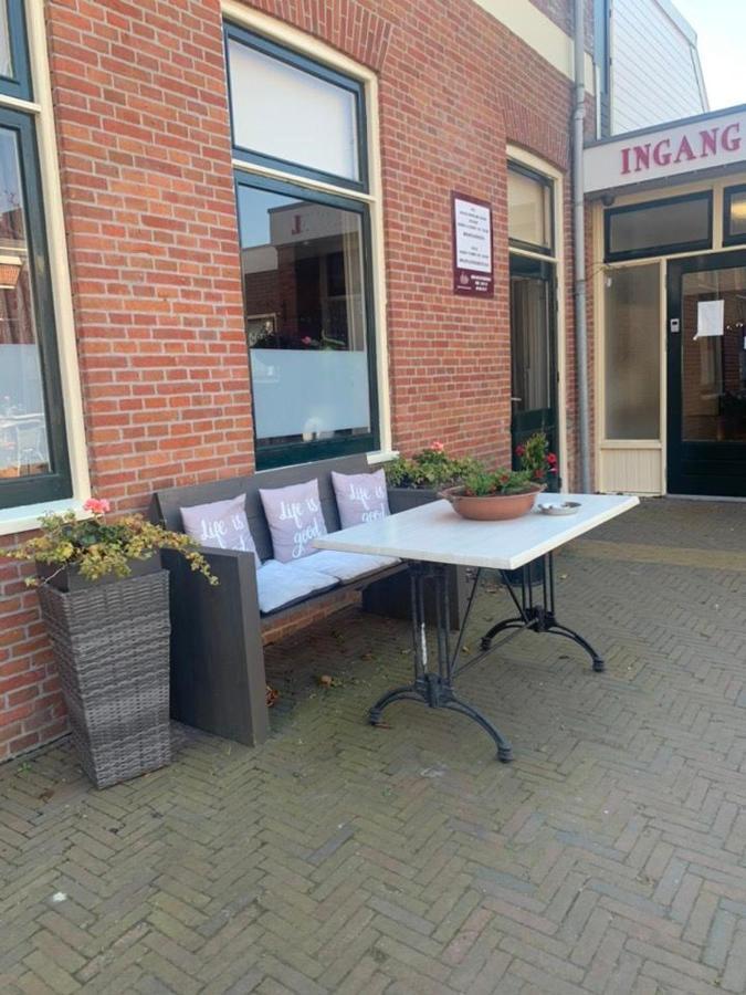 Hotel Het Gemeentehuis Uithuizen Esterno foto
