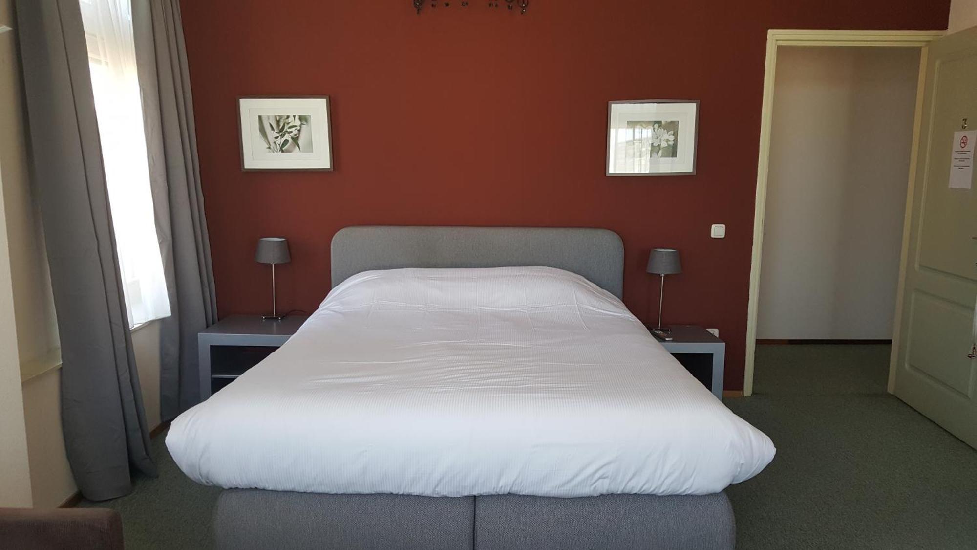 Hotel Het Gemeentehuis Uithuizen Esterno foto