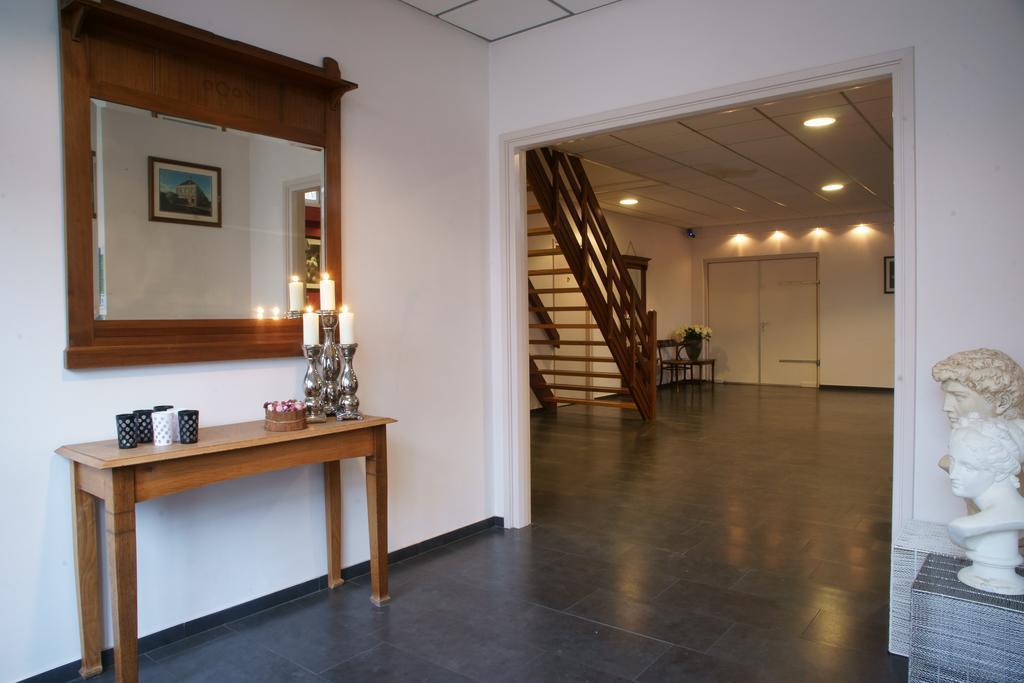 Hotel Het Gemeentehuis Uithuizen Esterno foto