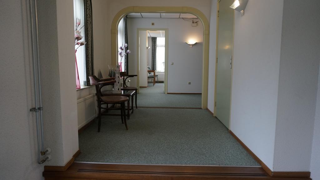 Hotel Het Gemeentehuis Uithuizen Esterno foto