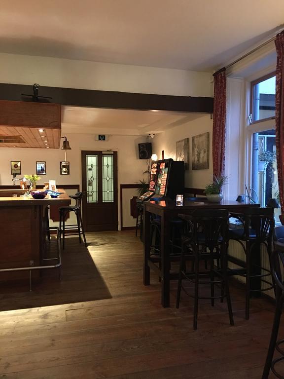 Hotel Het Gemeentehuis Uithuizen Esterno foto