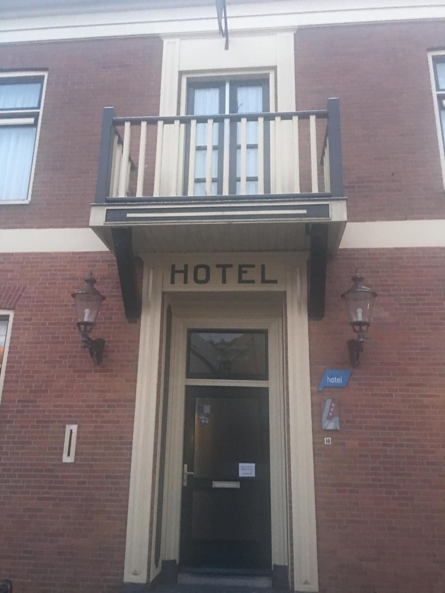 Hotel Het Gemeentehuis Uithuizen Esterno foto