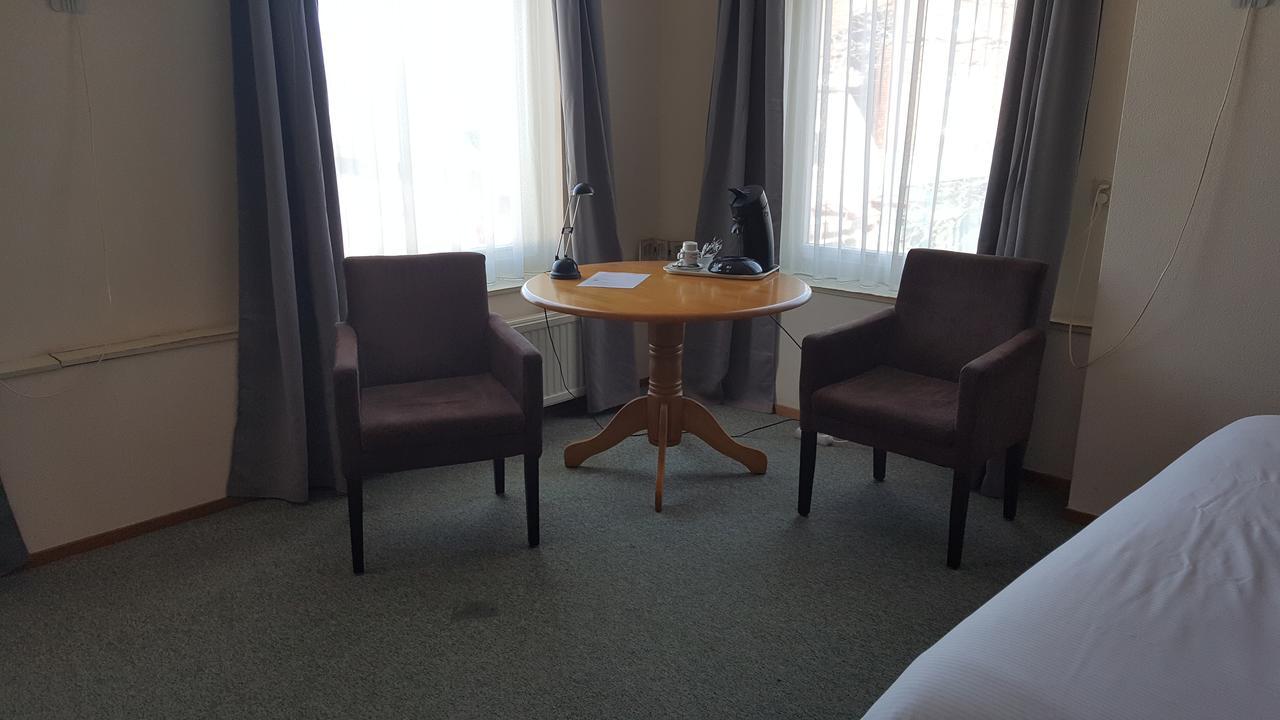 Hotel Het Gemeentehuis Uithuizen Esterno foto