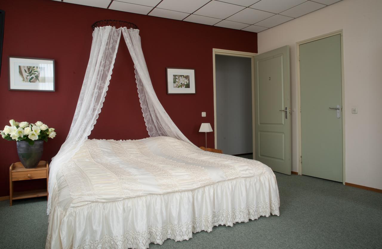Hotel Het Gemeentehuis Uithuizen Esterno foto